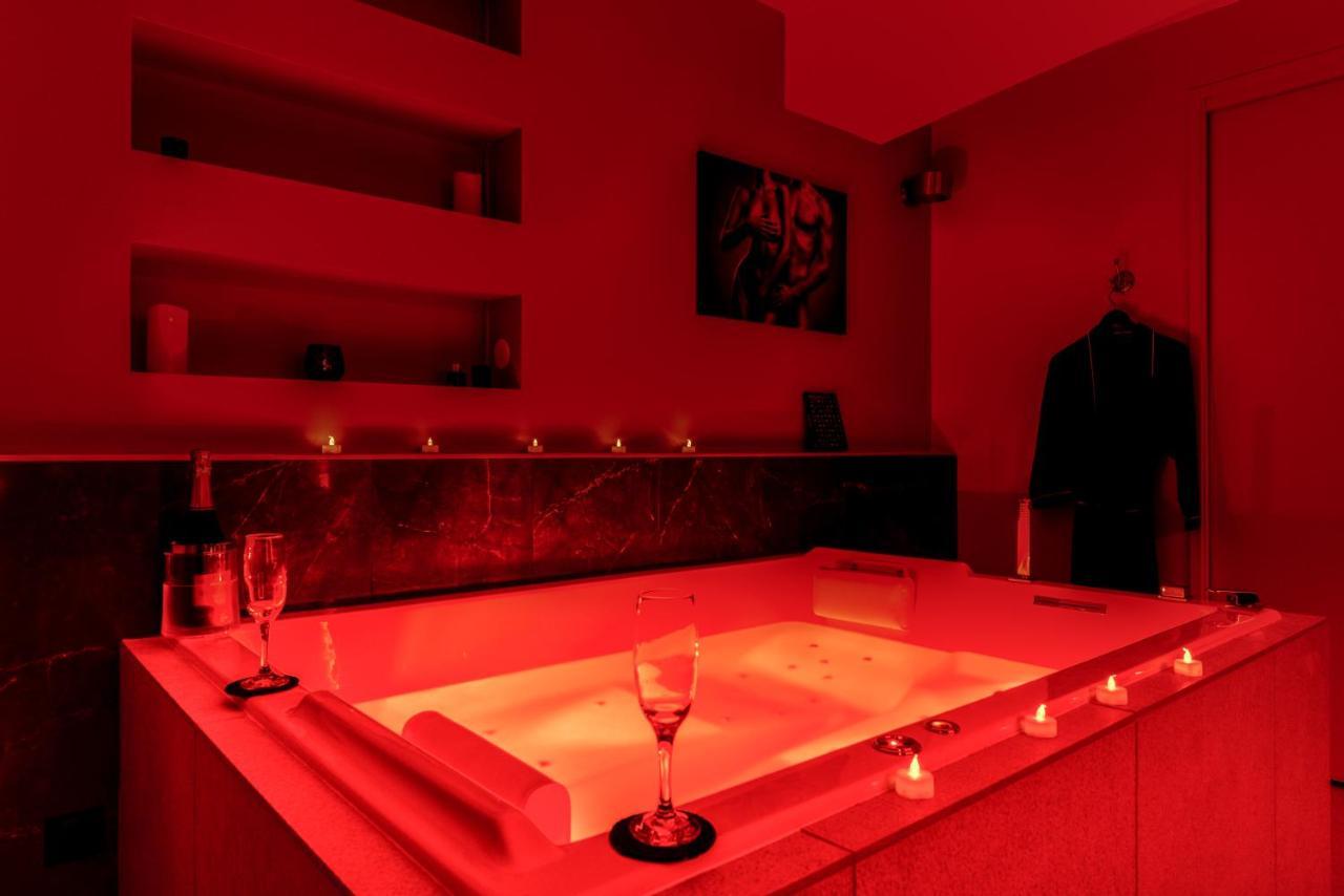 Les Gites De Laure - O Lit Divin, Instant De Volupte, Balneo Sauna, Climatisation, Netflix, 160M De La Cite Medievale Carcassonne Eksteriør billede